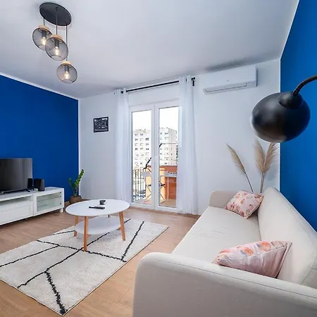 Luna Apartment *